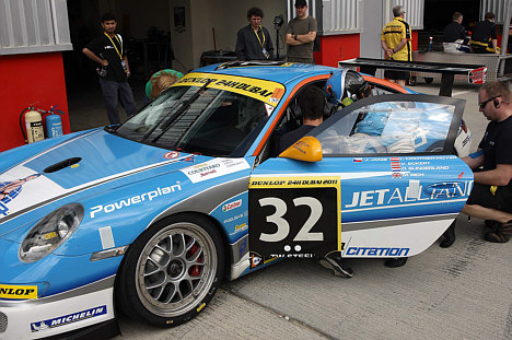 Vitus Eckert klar til start i Jetalliance Racing's Porsche.